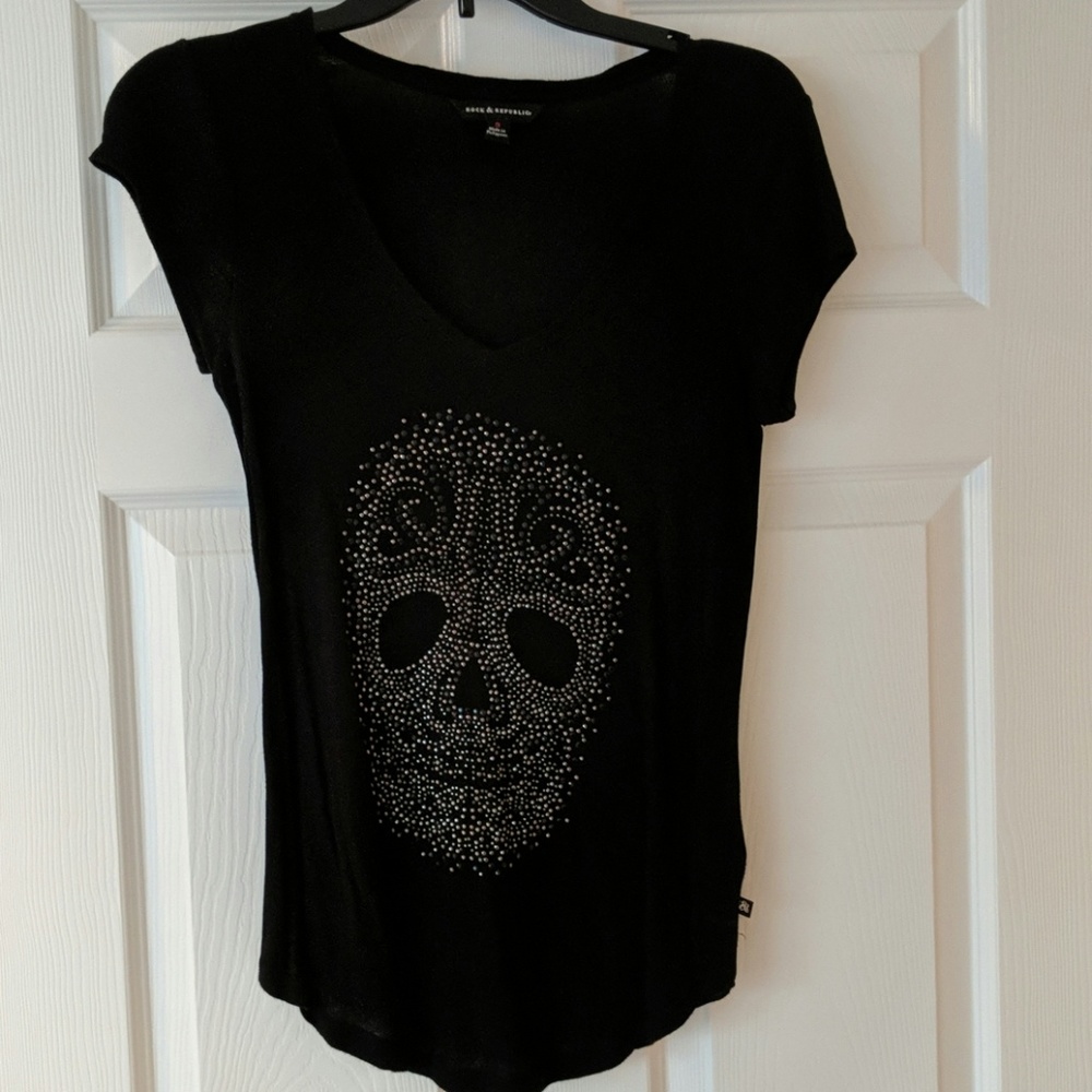 Black skull tee shirt